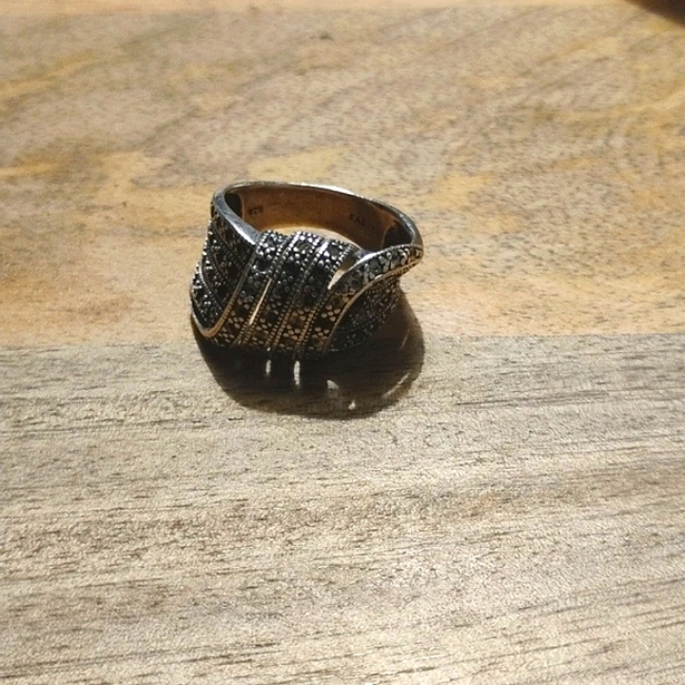 Sterling Silver Marcasite Ring Size 9 - Picture 11 of 12